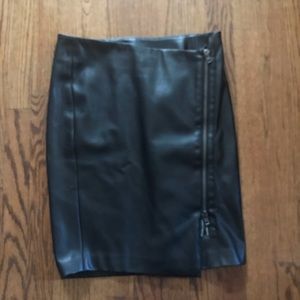GILI faux leather black skirt with zipper size 2p